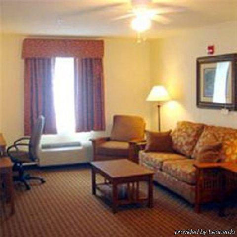 Mountain Inn & Suites Airport - Hendersonville Bagian luar foto